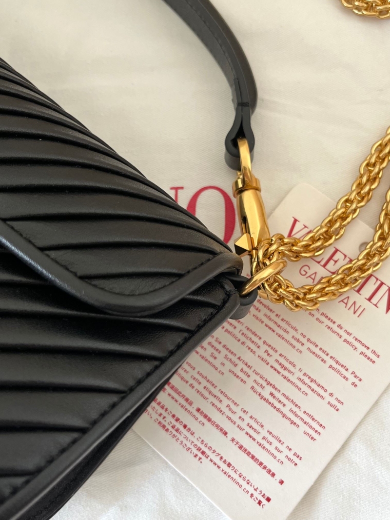 Va1e*ntin0 satchel bag